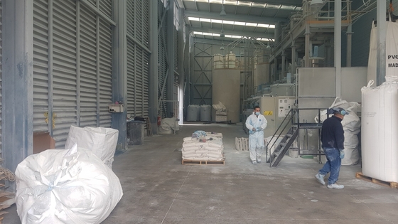 Sistem Penimbangan Berat Pencampur Serbuk Sepenuhnya Otomatis Untuk Ekstrusi Pipa PVC
